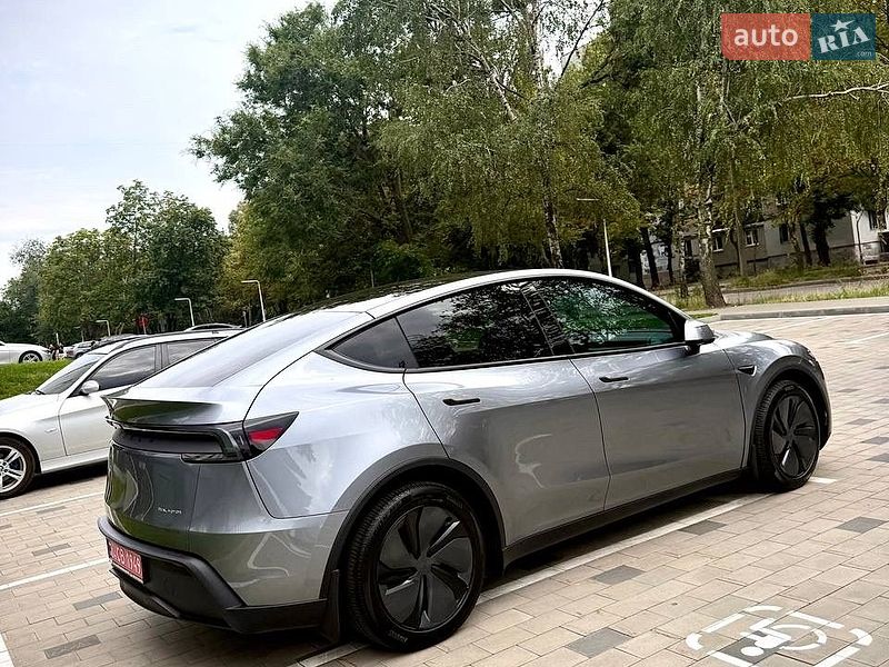 Внедорожник / Кроссовер Tesla Model Y 2025 в Днепре