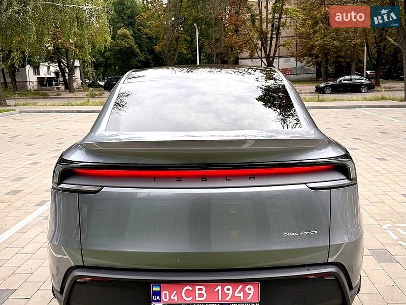 Внедорожник / Кроссовер Tesla Model Y 2025 в Днепре