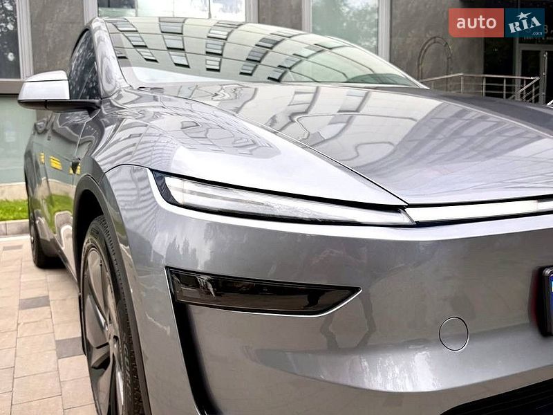 Внедорожник / Кроссовер Tesla Model Y 2025 в Днепре