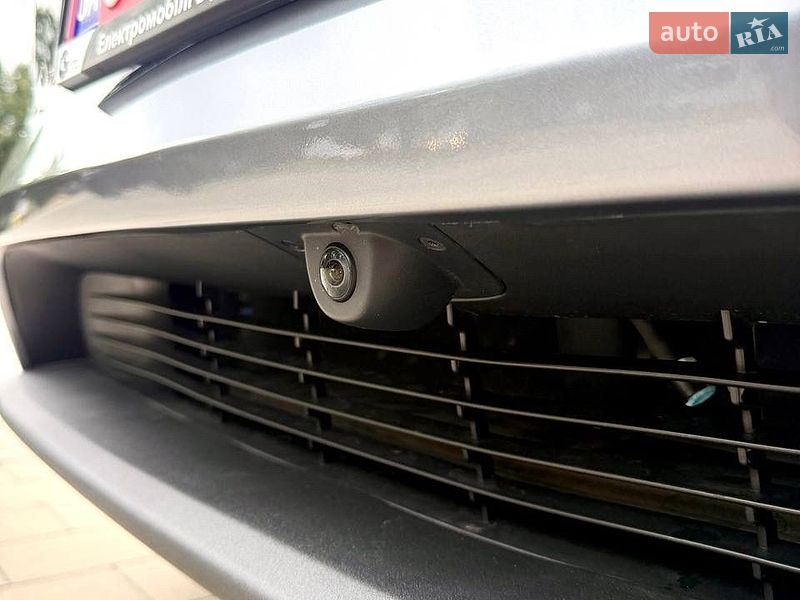 Внедорожник / Кроссовер Tesla Model Y 2025 в Днепре