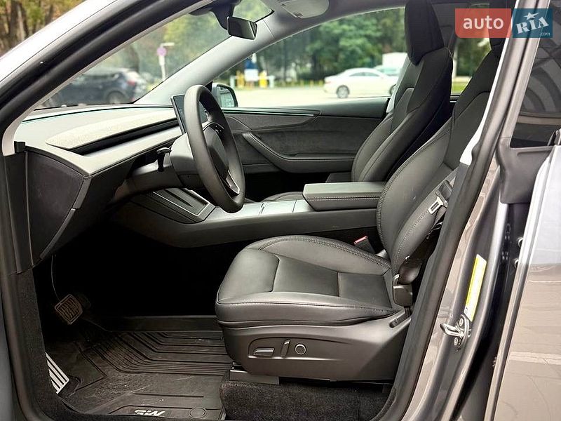 Внедорожник / Кроссовер Tesla Model Y 2025 в Днепре