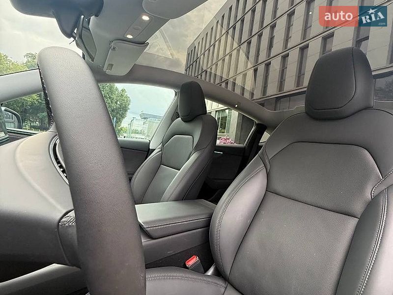 Внедорожник / Кроссовер Tesla Model Y 2025 в Днепре