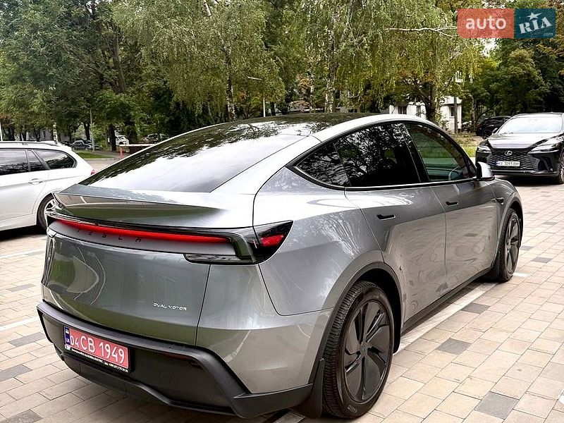 Внедорожник / Кроссовер Tesla Model Y 2025 в Днепре