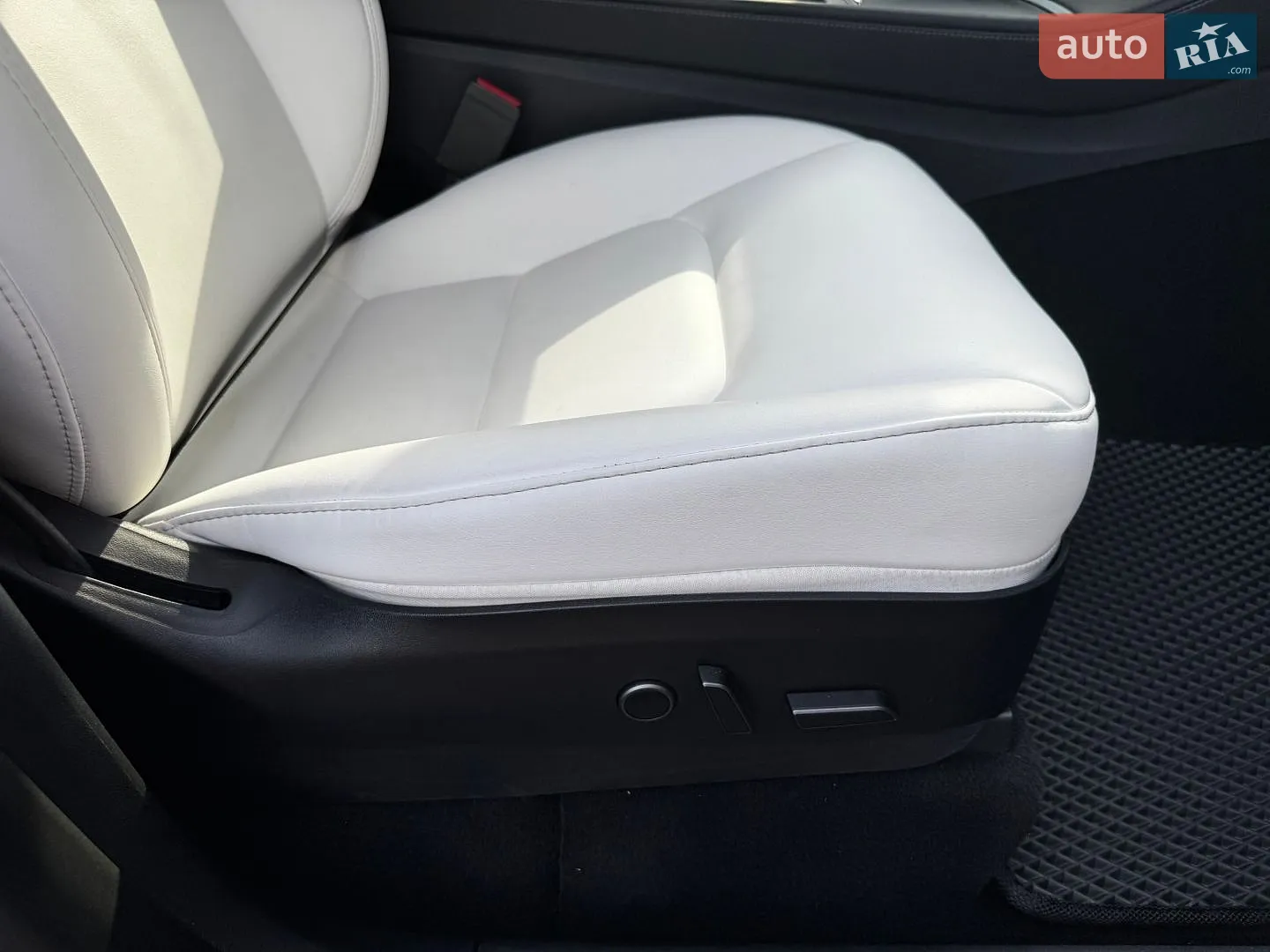 2021 Tesla Model Y - мініатюра 9