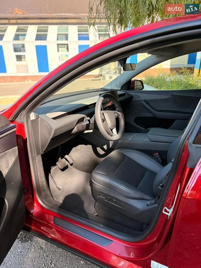 2025 Tesla Model Y - мініатюра 4
