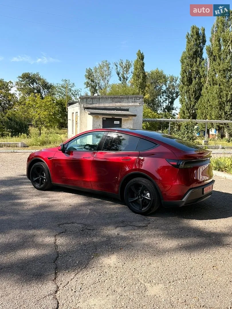 2025 Tesla Model Y - мініатюра 10