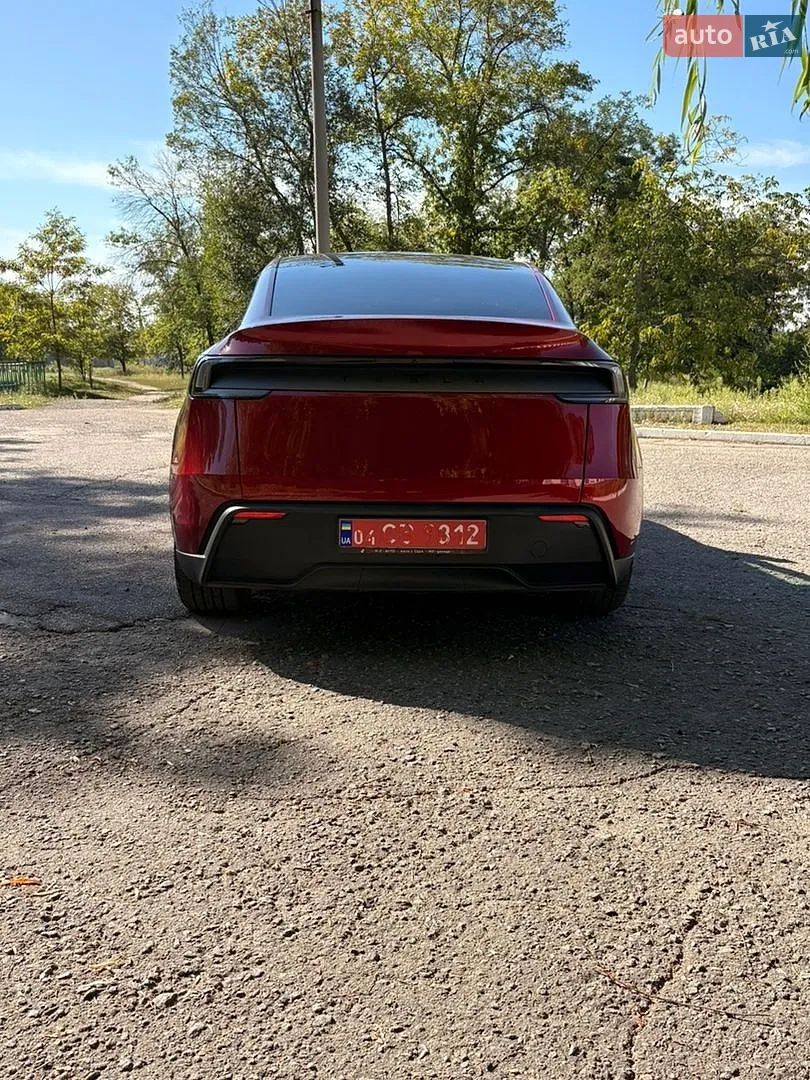 2025 Tesla Model Y - мініатюра 12