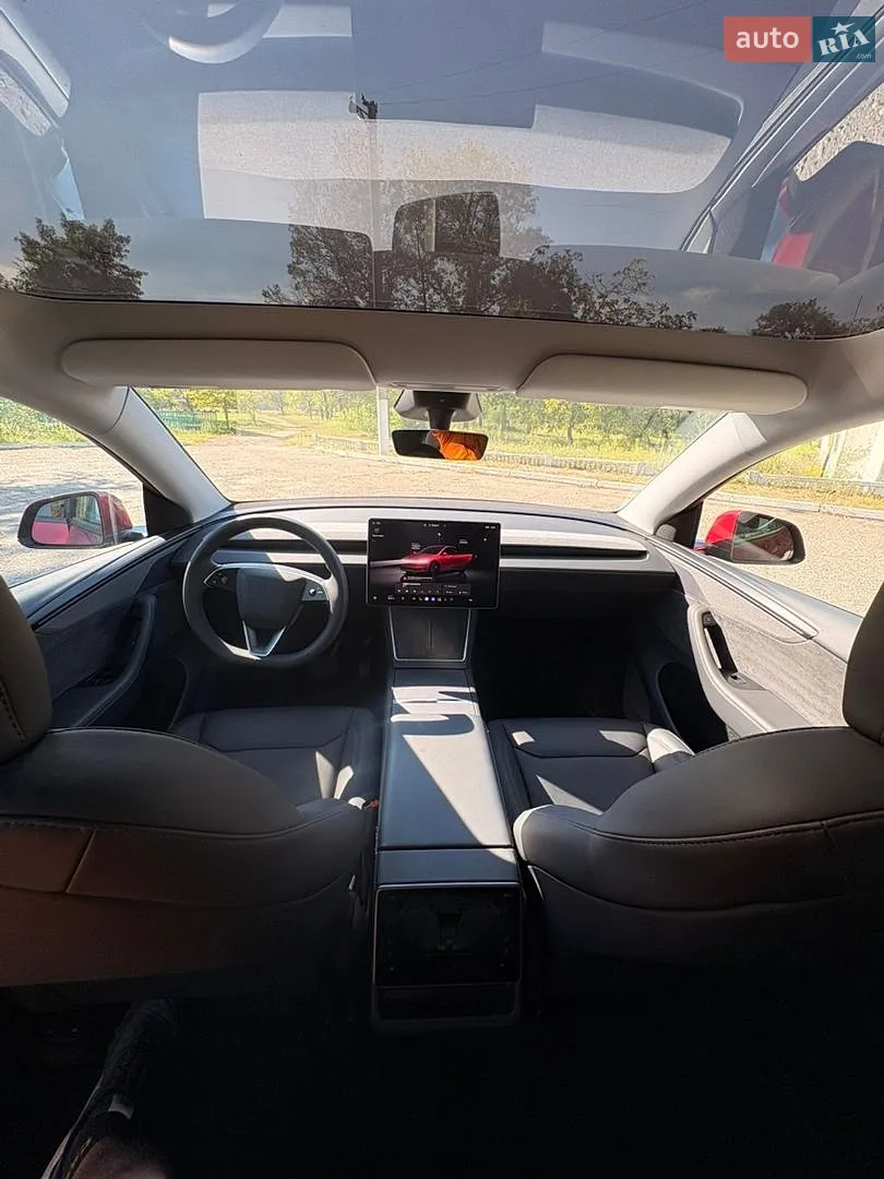 2025 Tesla Model Y - мініатюра 17