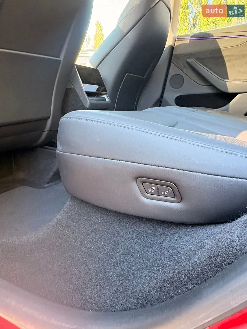 2025 Tesla Model Y - мініатюра 18