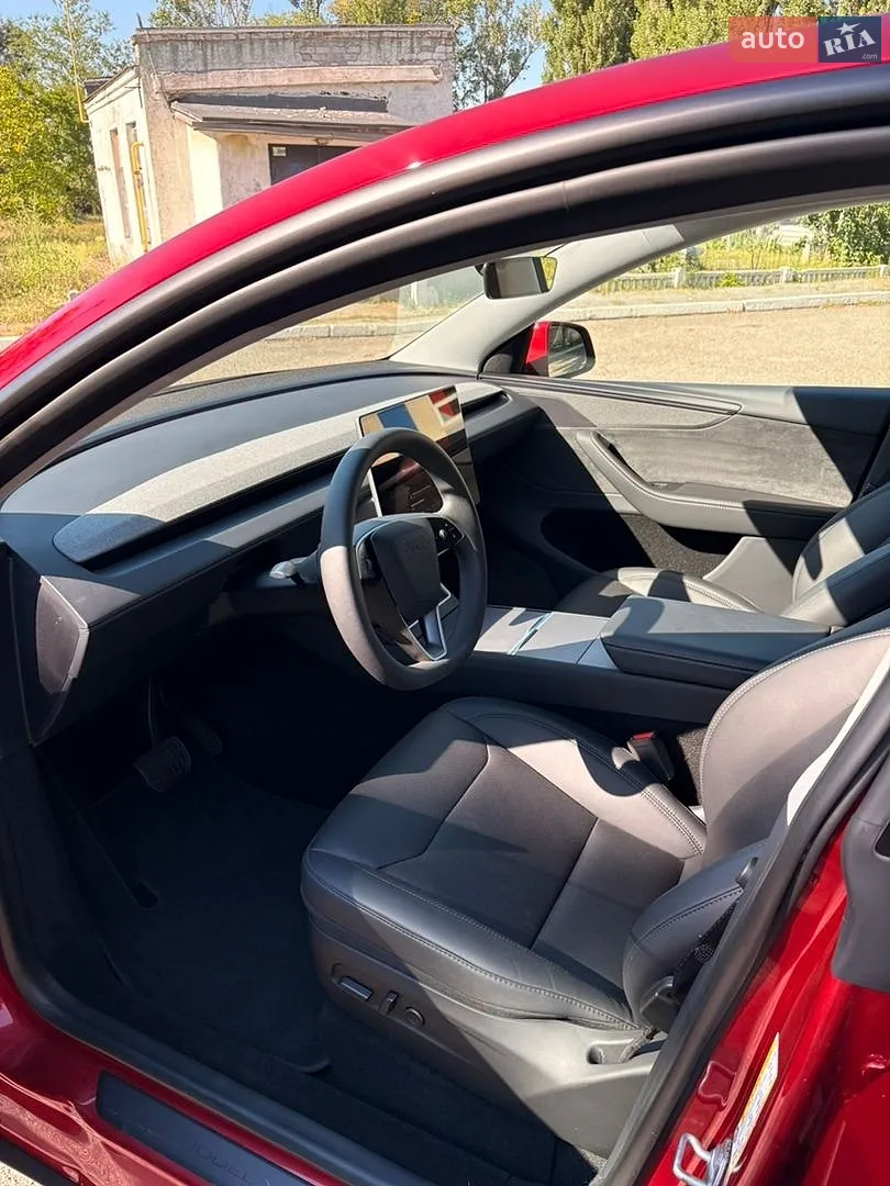 2025 Tesla Model Y - мініатюра 20