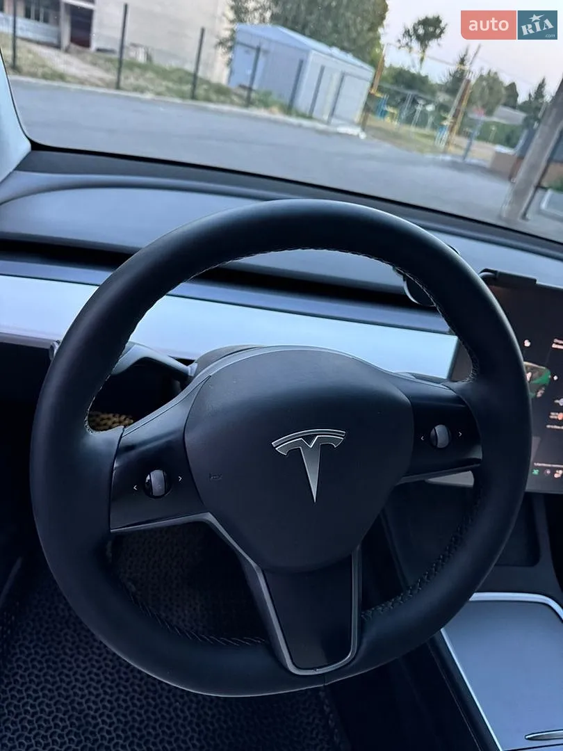 2021 Tesla Model Y - мініатюра 17