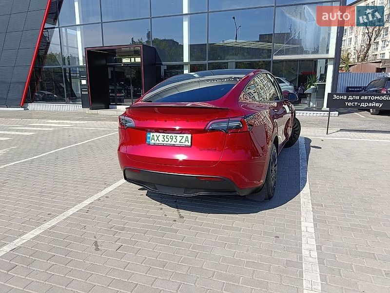 Позашляховик / Кросовер Tesla Model Y 2024 в Харкові