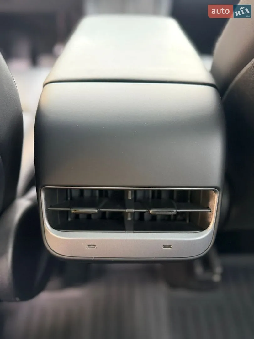 2022 Tesla Model Y - мініатюра 18