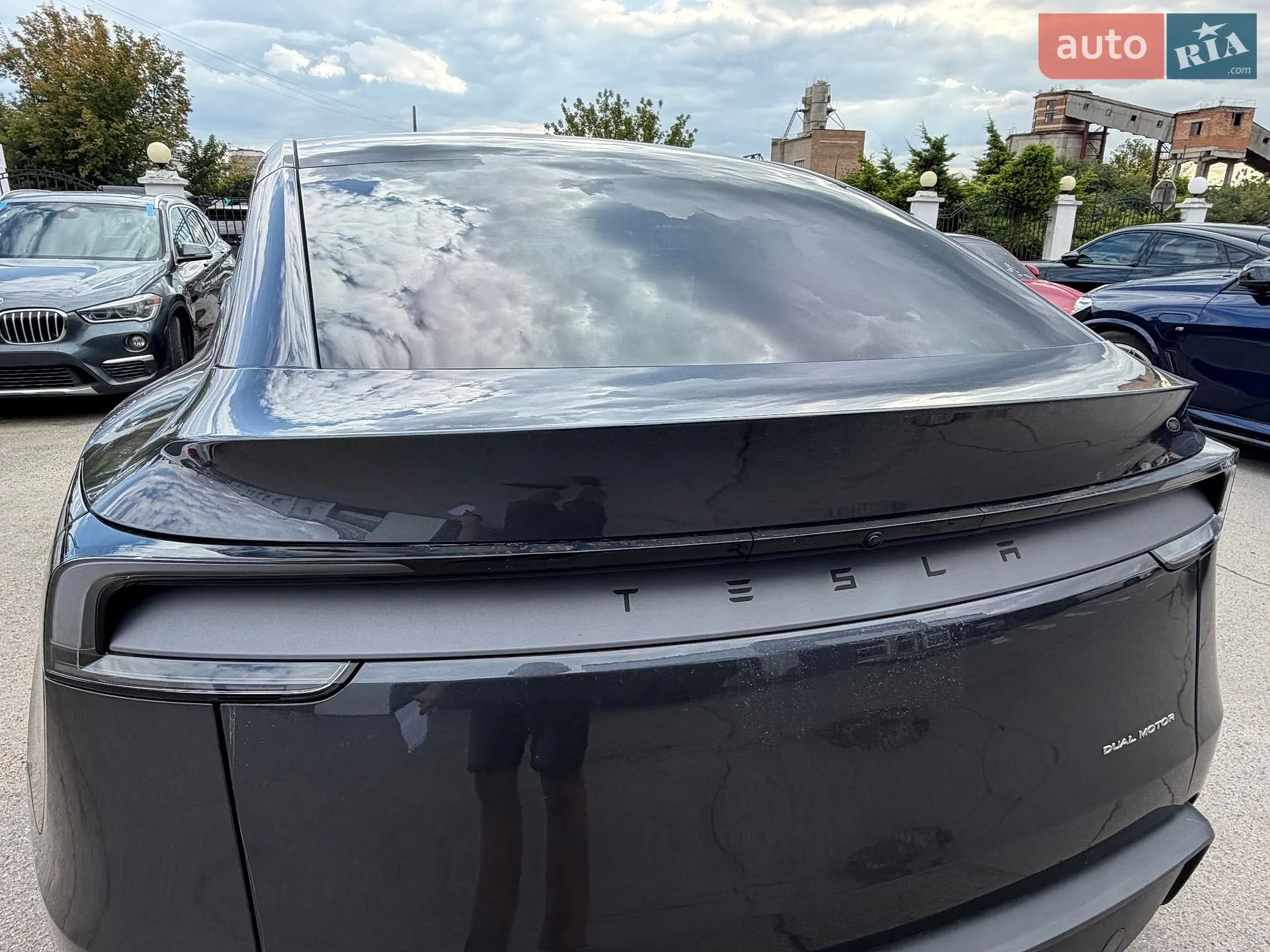 2026 Tesla Model Y - мініатюра 9