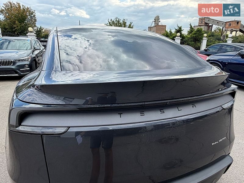 Позашляховик / Кросовер Tesla Model Y 2026 в Рівному фото 9 Позашляховик / Кросовер Tesla Model Y 2026 в Рівному
