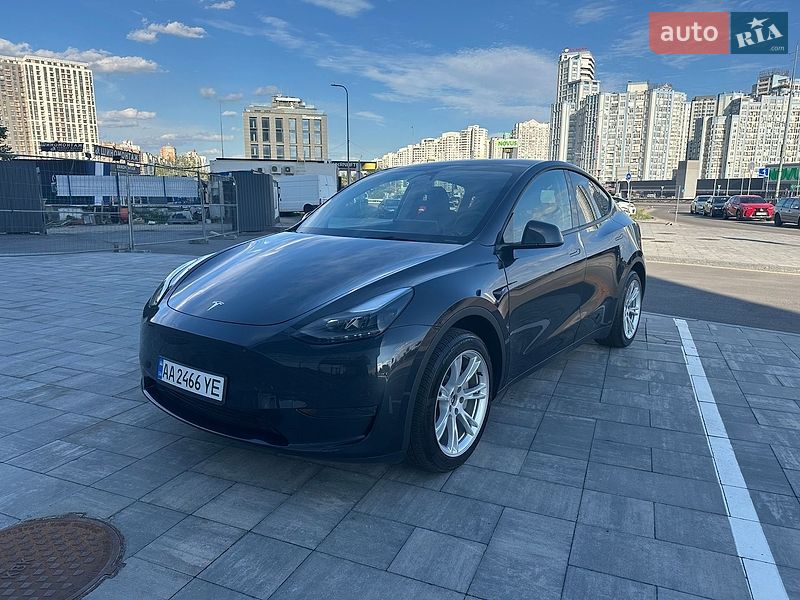 Внедорожник / Кроссовер Tesla Model Y 2024 в Киеве