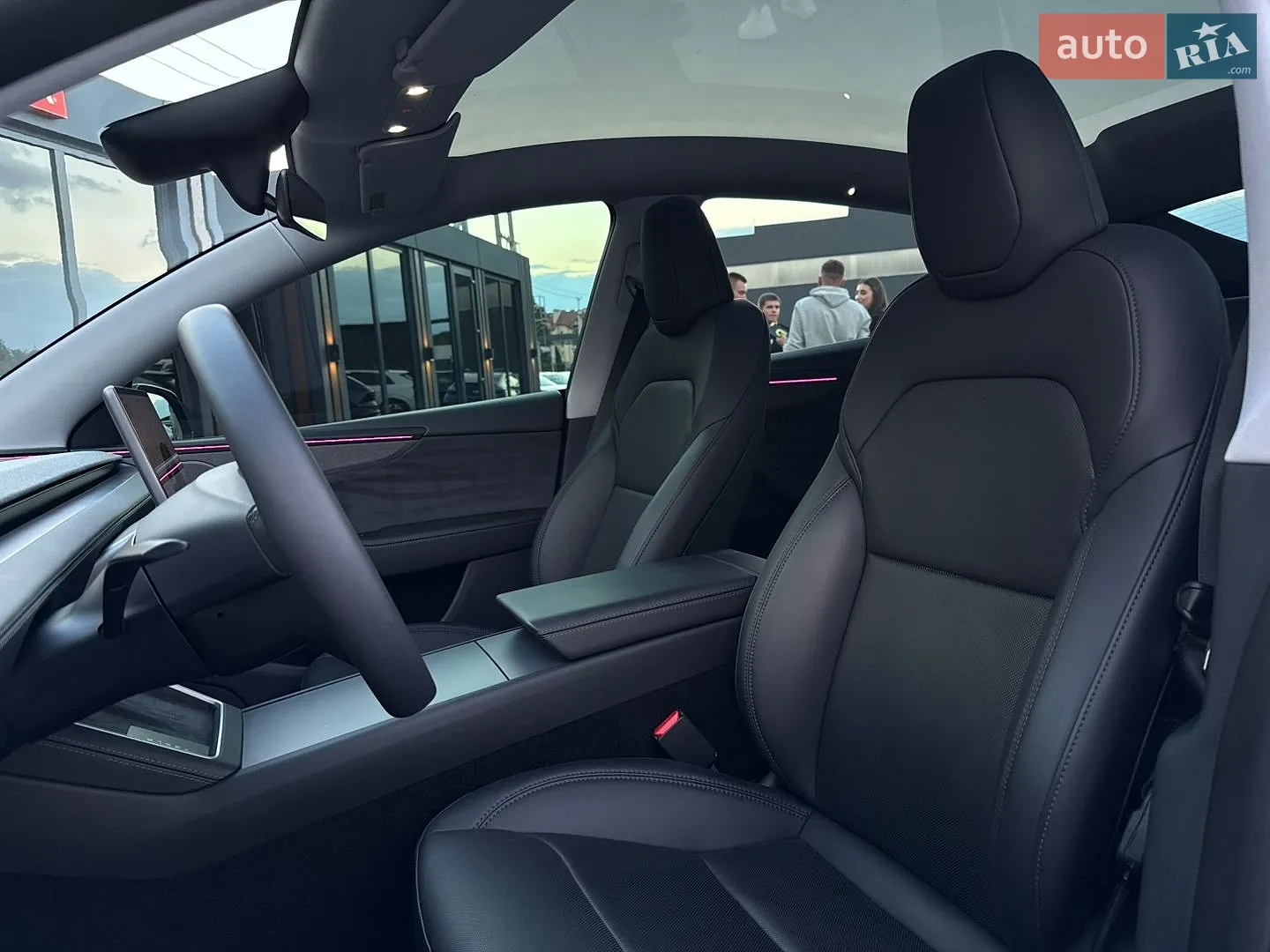 2025 Tesla Model Y - мініатюра 11