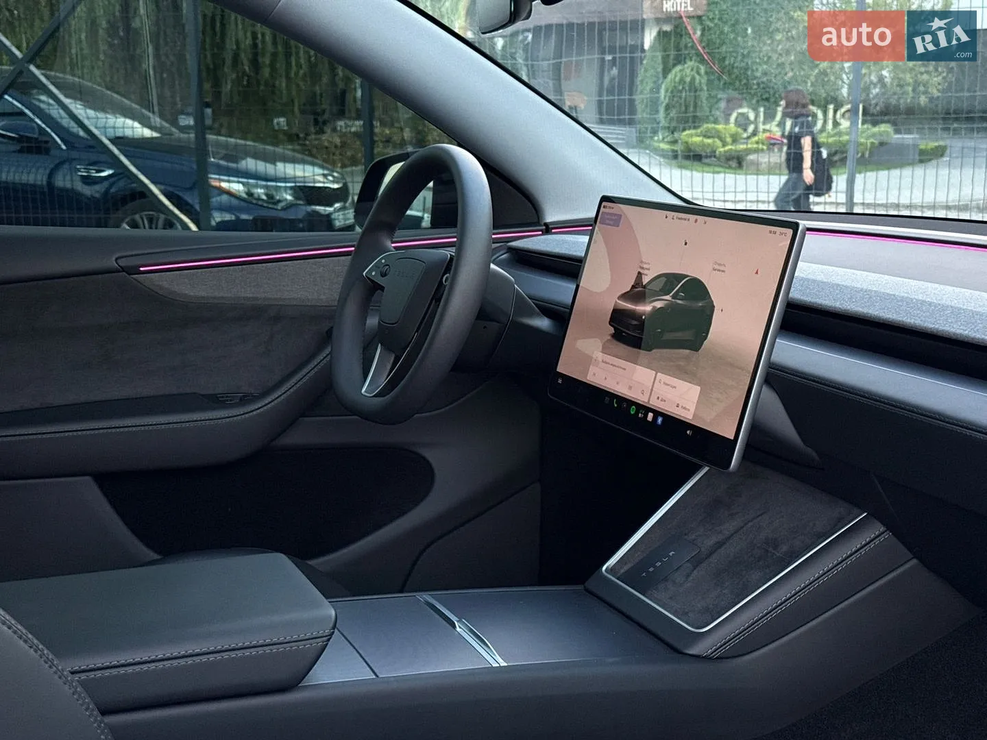 2025 Tesla Model Y - мініатюра 26
