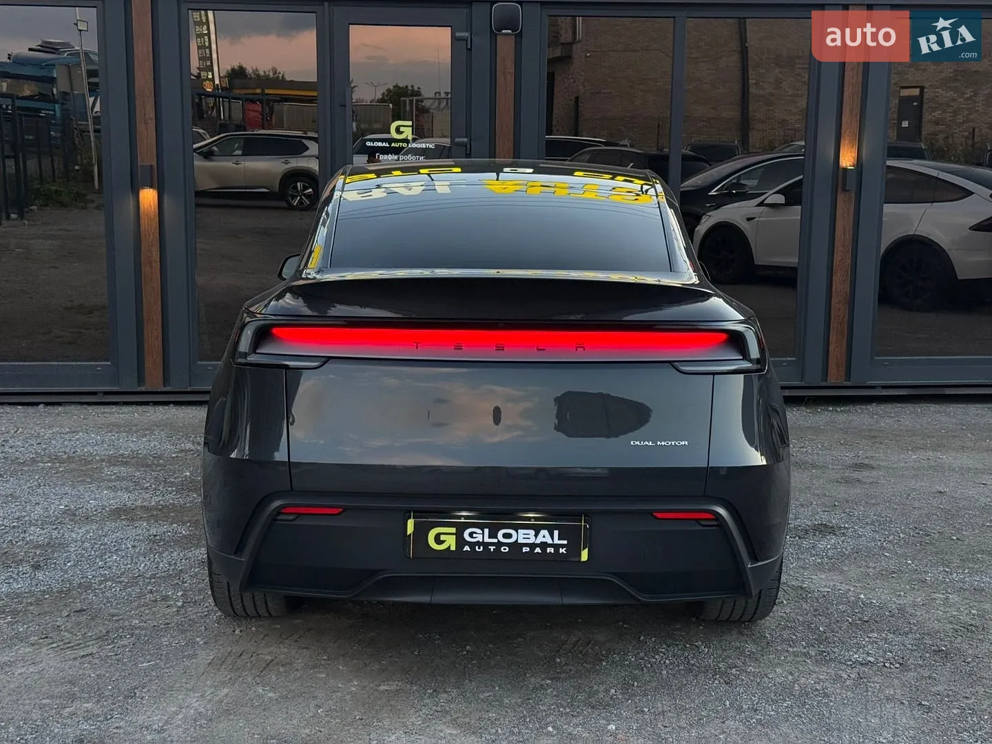 2025 Tesla Model Y - мініатюра 29