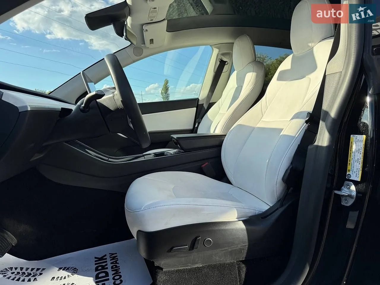 2020 Tesla Model Y - мініатюра 18