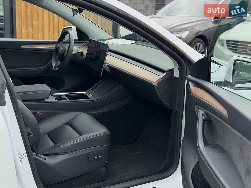 Позашляховик / Кросовер Tesla Model Y 2023 в Львові фото 7 Позашляховик / Кросовер Tesla Model Y 2023 в Львові
