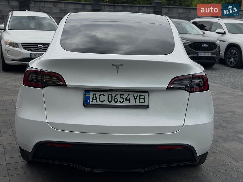 Позашляховик / Кросовер Tesla Model Y 2023 в Львові фото 4 Позашляховик / Кросовер Tesla Model Y 2023 в Львові