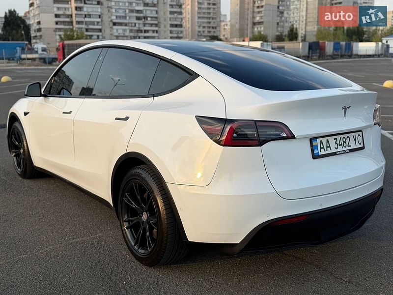 Позашляховик / Кросовер Tesla Model Y 2020 в Києві