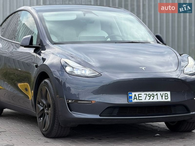 Позашляховик / Кросовер Tesla Model Y 2023 в Кам'янському