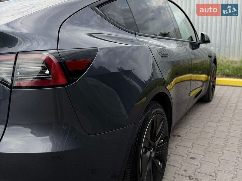 Позашляховик / Кросовер Tesla Model Y 2023 в Кам'янському