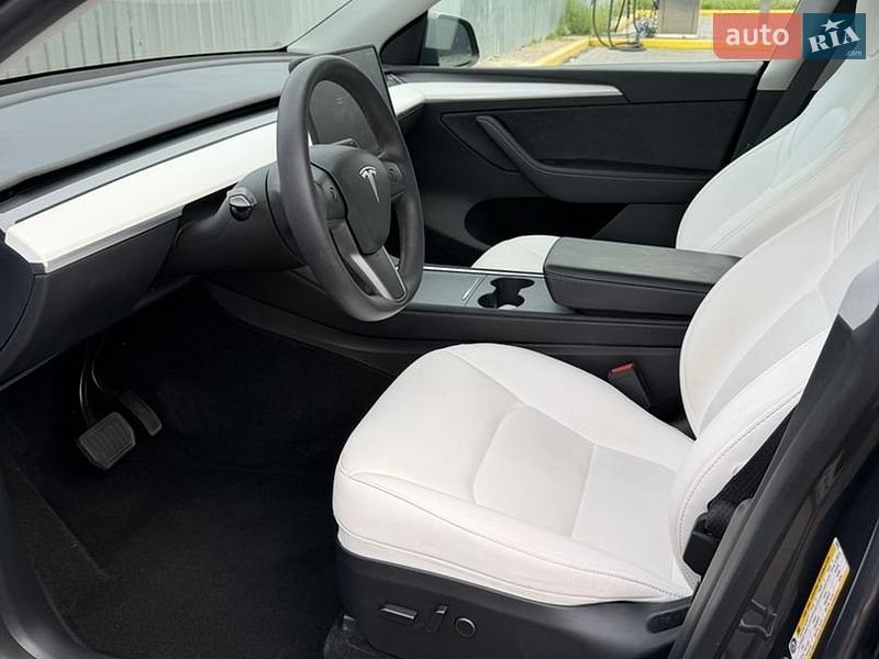 Позашляховик / Кросовер Tesla Model Y 2023 в Кам'янському