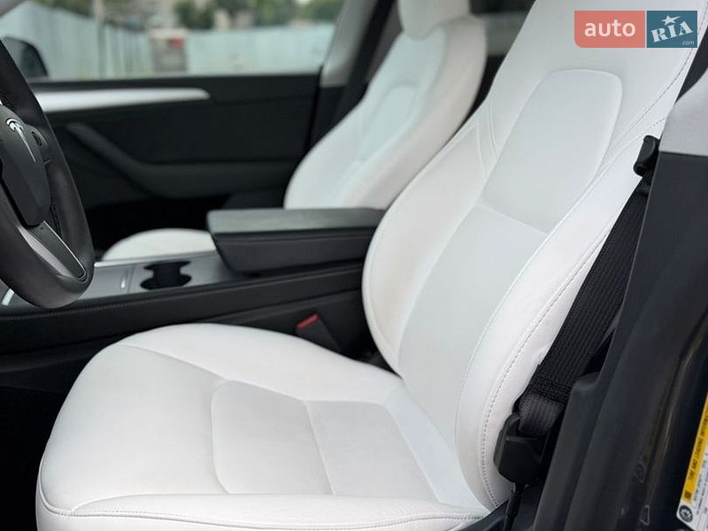 Позашляховик / Кросовер Tesla Model Y 2023 в Кам'янському