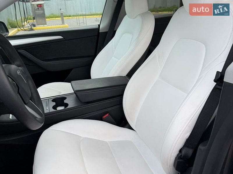 Позашляховик / Кросовер Tesla Model Y 2023 в Кам'янському