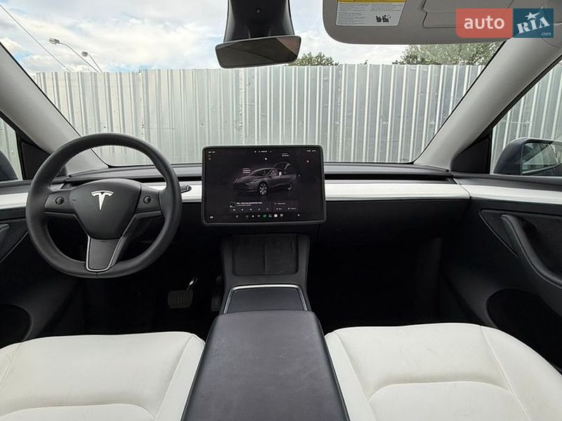 Позашляховик / Кросовер Tesla Model Y 2023 в Кам'янському