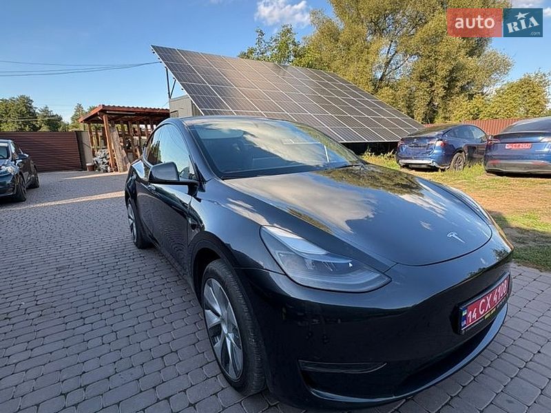 Внедорожник / Кроссовер Tesla Model Y 2024 в Новояворовске