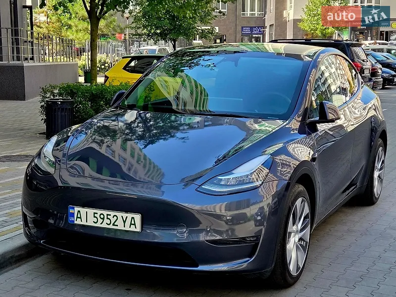 Tesla Model Y 2023