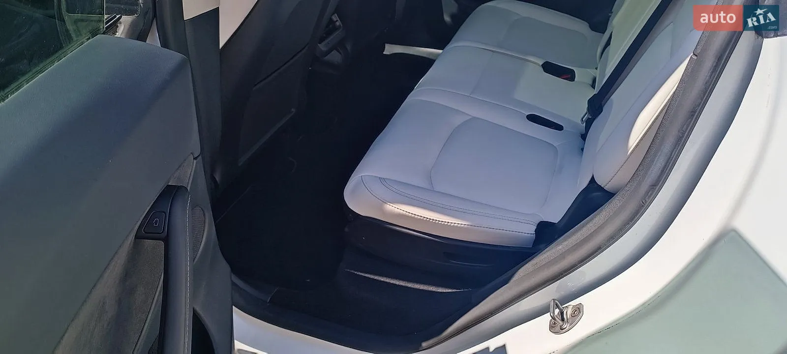 2023 Tesla Model Y - мініатюра 32