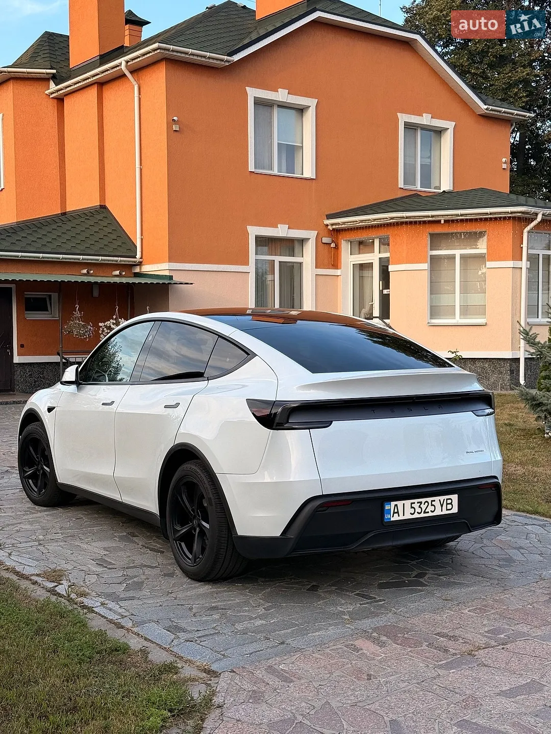 2025 Tesla Model Y - мініатюра 6