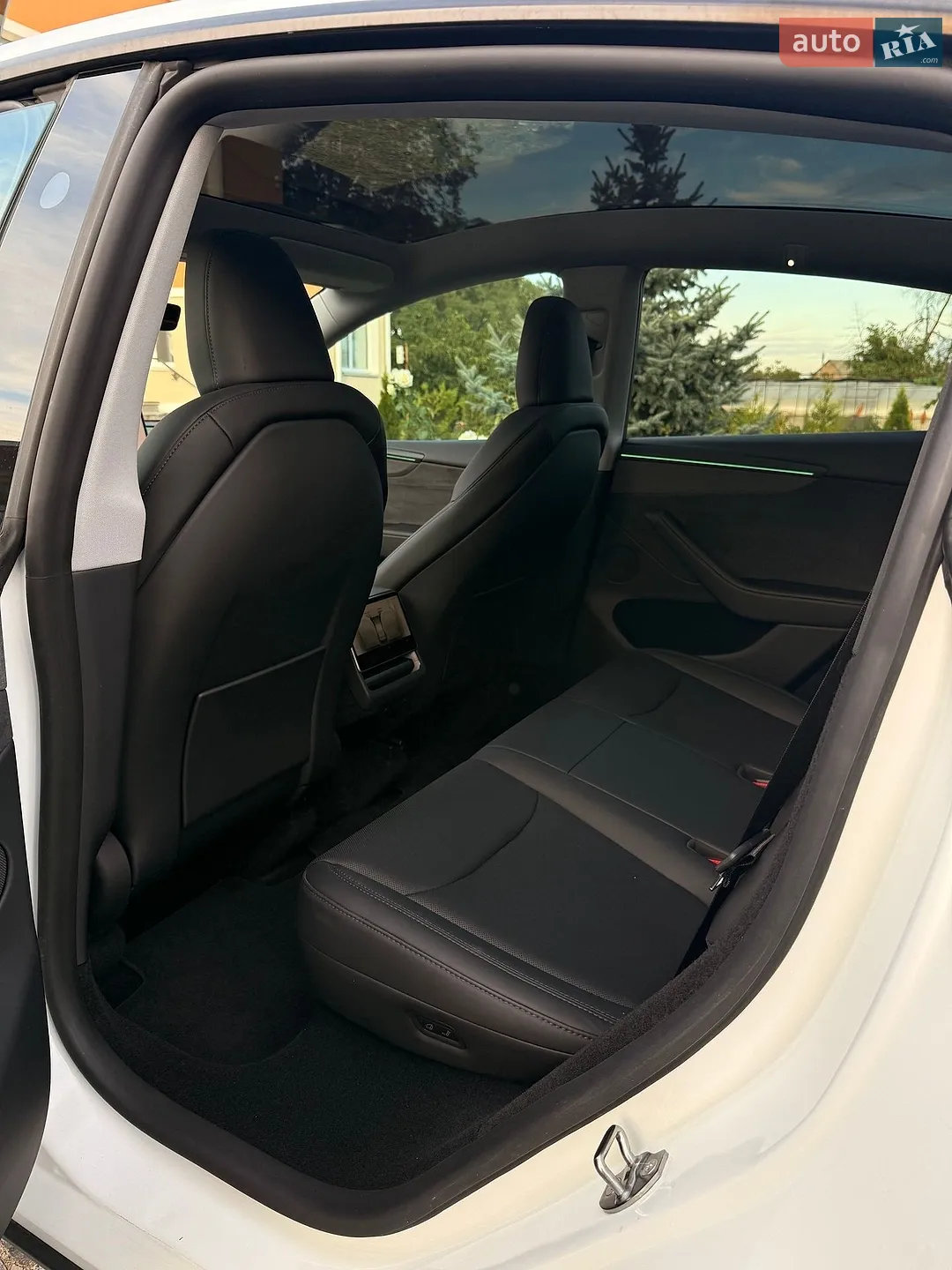 2025 Tesla Model Y - мініатюра 11