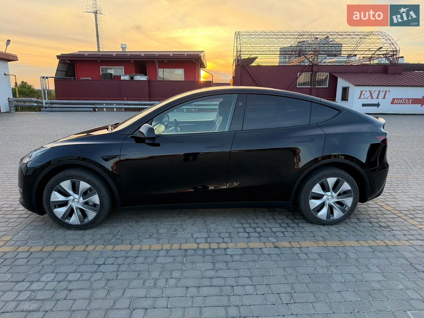 2023 Tesla Model Y - мініатюра 8