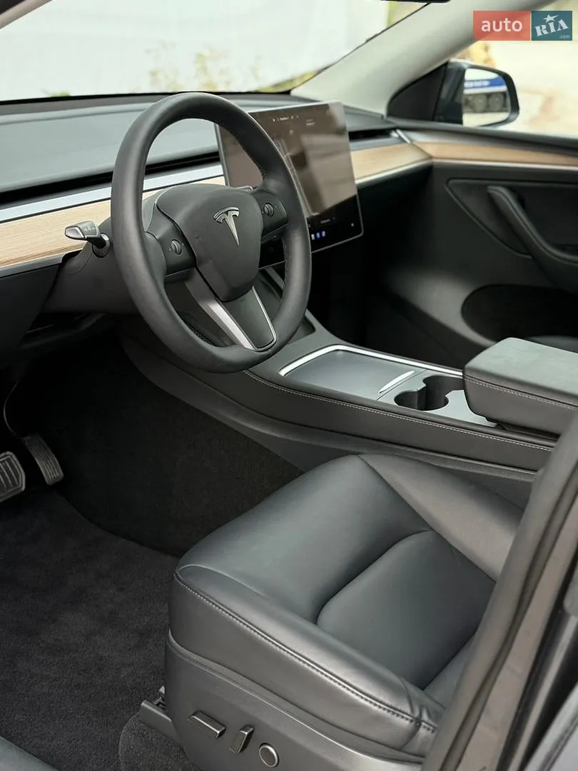 2025 Tesla Model Y - мініатюра 37