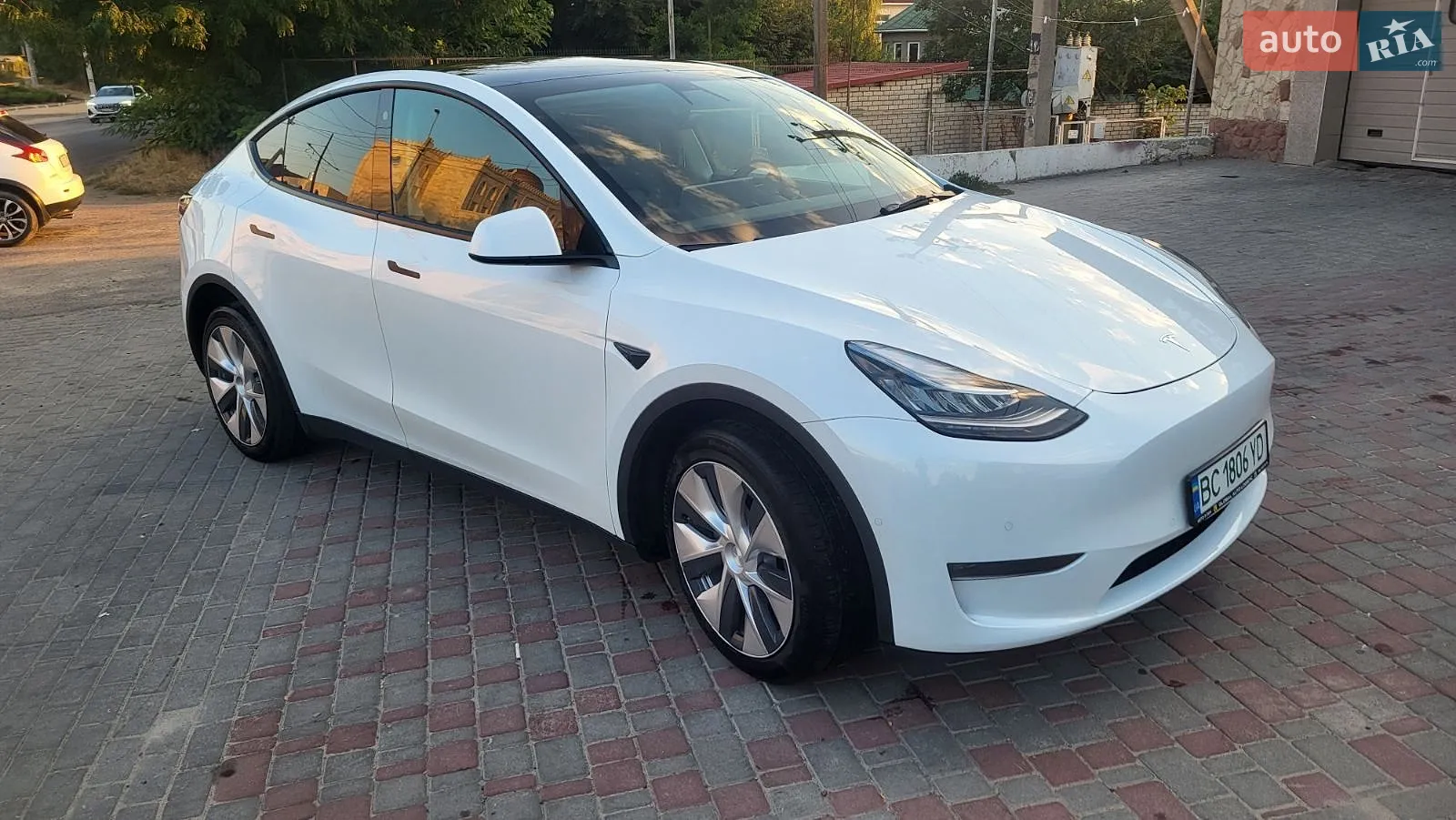 2022 Tesla Model Y - мініатюра 4