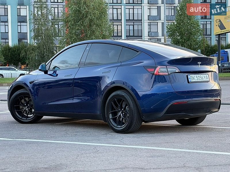 Внедорожник / Кроссовер Tesla Model Y 2021 в Киеве