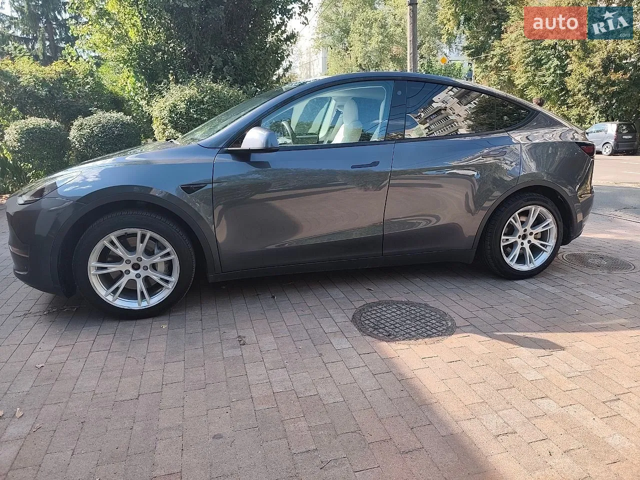2023 Tesla Model Y - мініатюра 3