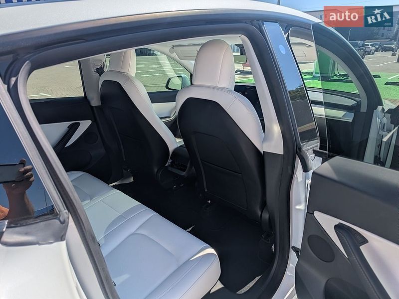 Внедорожник / Кроссовер Tesla Model Y 2021 в Тернополе фото 19 Внедорожник / Кроссовер Tesla Model Y 2021 в Тернополе