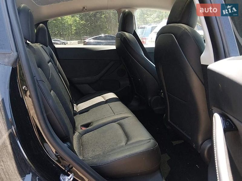 Позашляховик / Кросовер Tesla Model Y 2021 в Луцьку