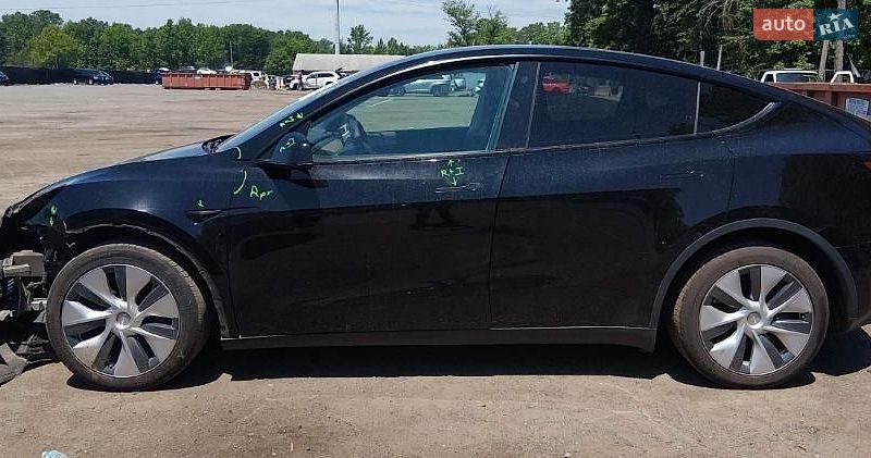 Позашляховик / Кросовер Tesla Model Y 2021 в Луцьку