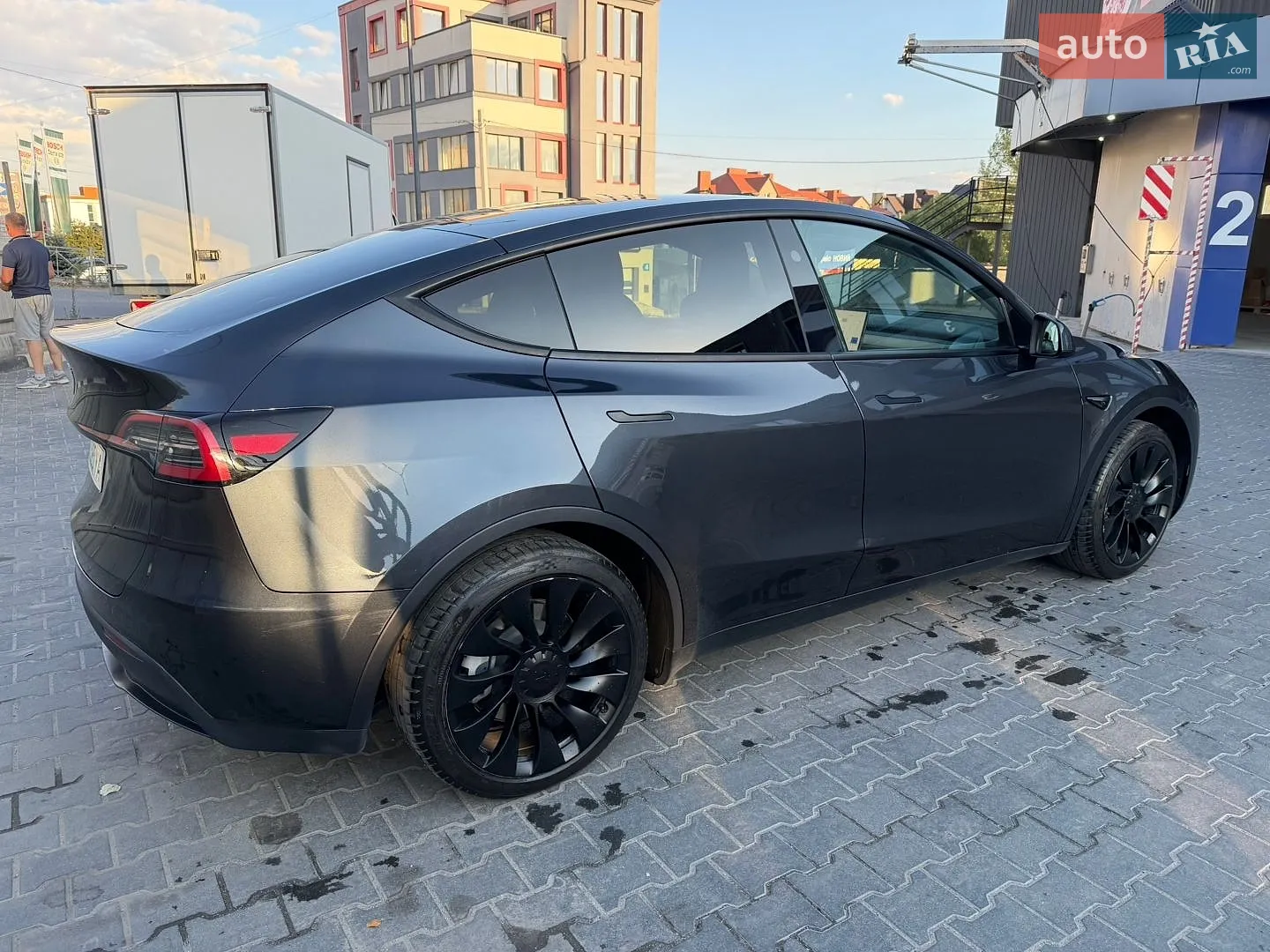 2024 Tesla Model Y - мініатюра 11