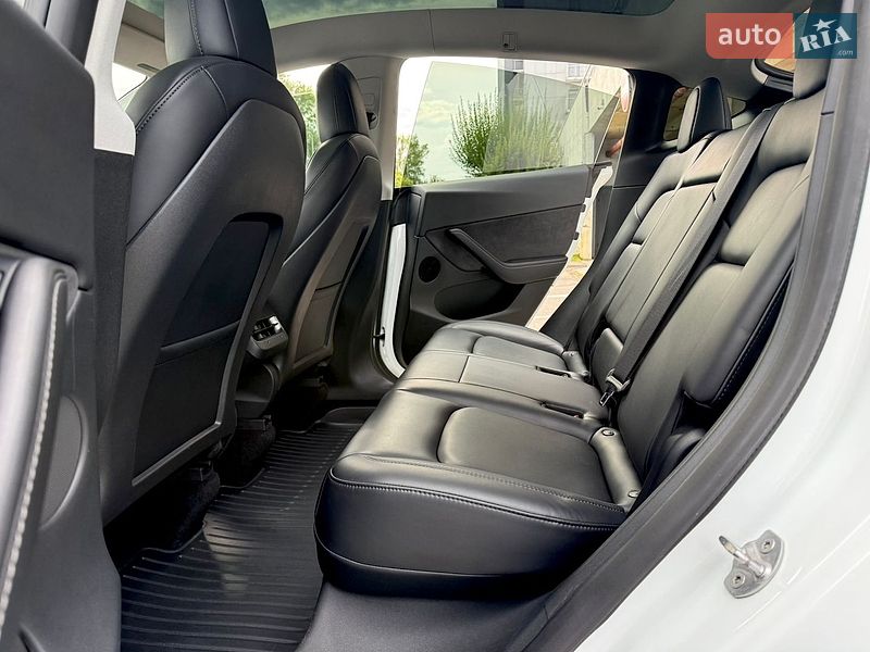 Позашляховик / Кросовер Tesla Model Y 2021 в Києві
