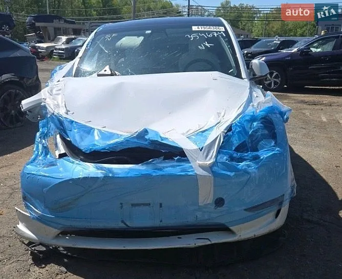 2022 Tesla Model Y - мініатюра 3