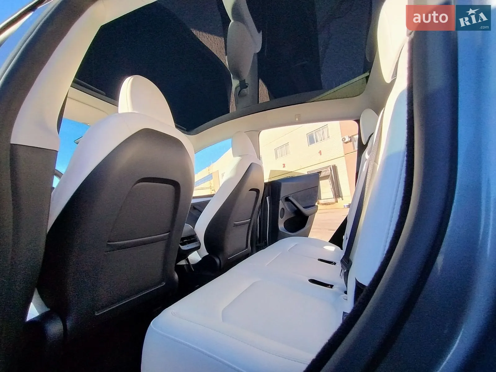 2024 Tesla Model Y - мініатюра 10